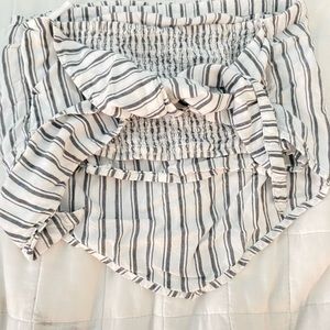 Preppy  top tie in the back